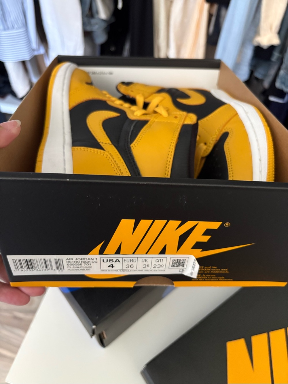 Nike Air Jordan 1 Mid - Yellow and Black